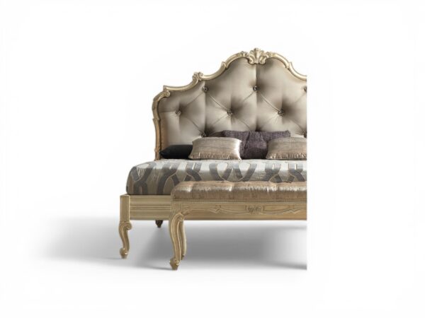 Heritage style tufted bedroom bed