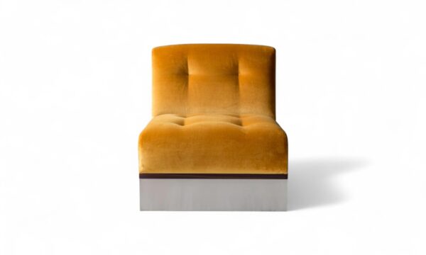 Alto Modular Chair in golden velvet with tufted design