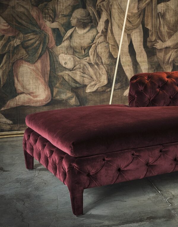 Buttoned Style Chaise Lounge