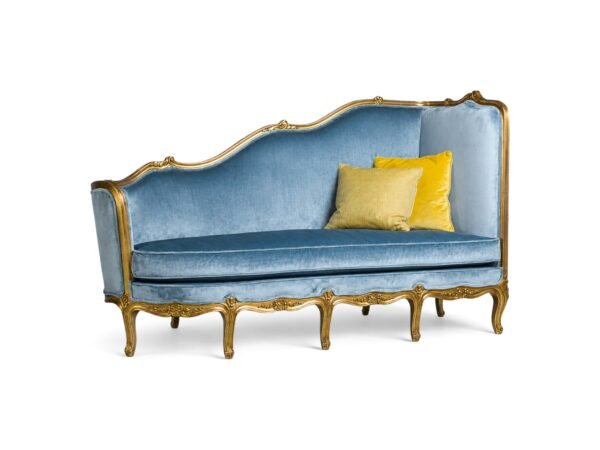 French Chaise Lounge in blue velvet with golden carved wooden frame