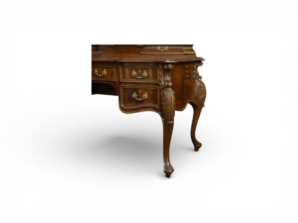 Traditional Victorian dressing table design
