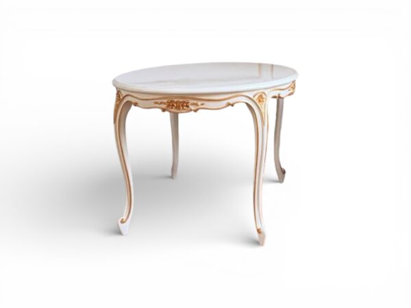 Classic round centre table with elegant detailing