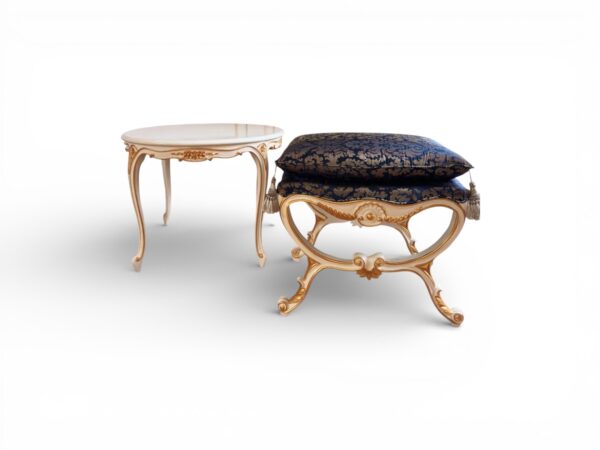 Luxury centre table for refined living rooms