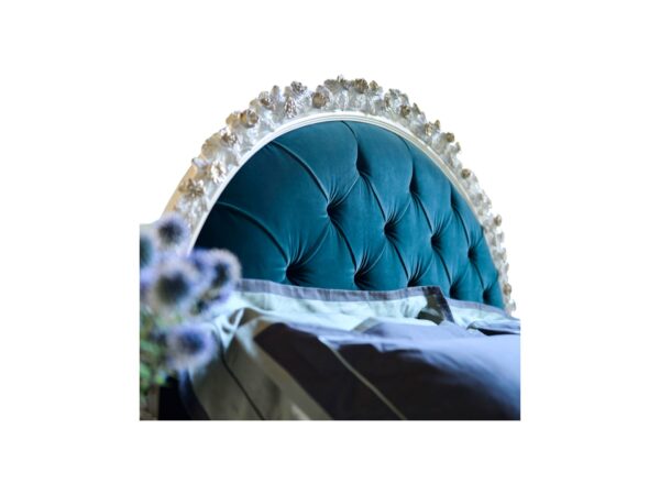 Luxury royal style upholstered bed