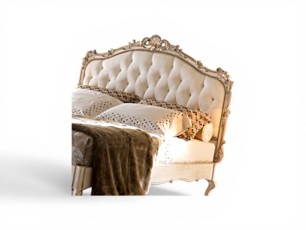 Italian luxury tufted hardwood bed