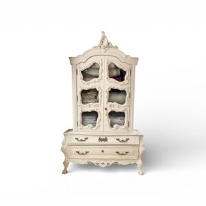 Rosette Rococo cabinet with ornate carved doors