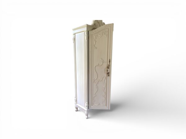Designer wardrobe for elegant bedrooms