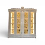 Palace Grand cupboard with wide glass-panelled doors