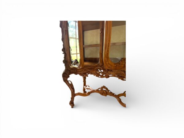 Luxury heritage curio cabinet design