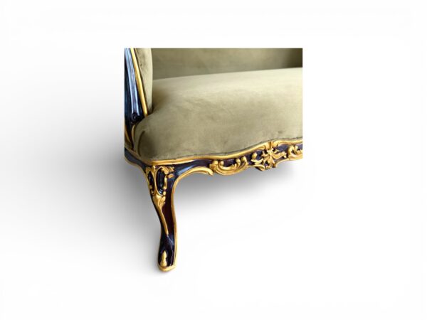 Classic palace inspired seating