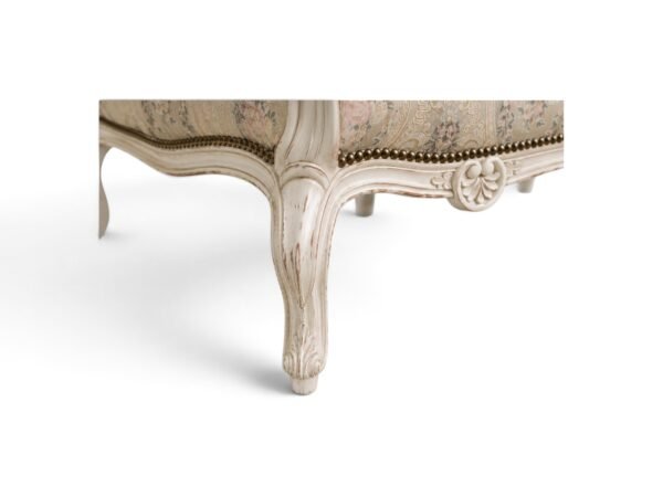 Classic carved lounge sofa with jacquard upholstery